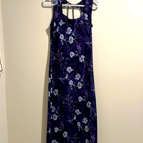 lisa jo Dresses & Skirts - Lisa Jo purple floral dress.  Size 5/6. 55” long.